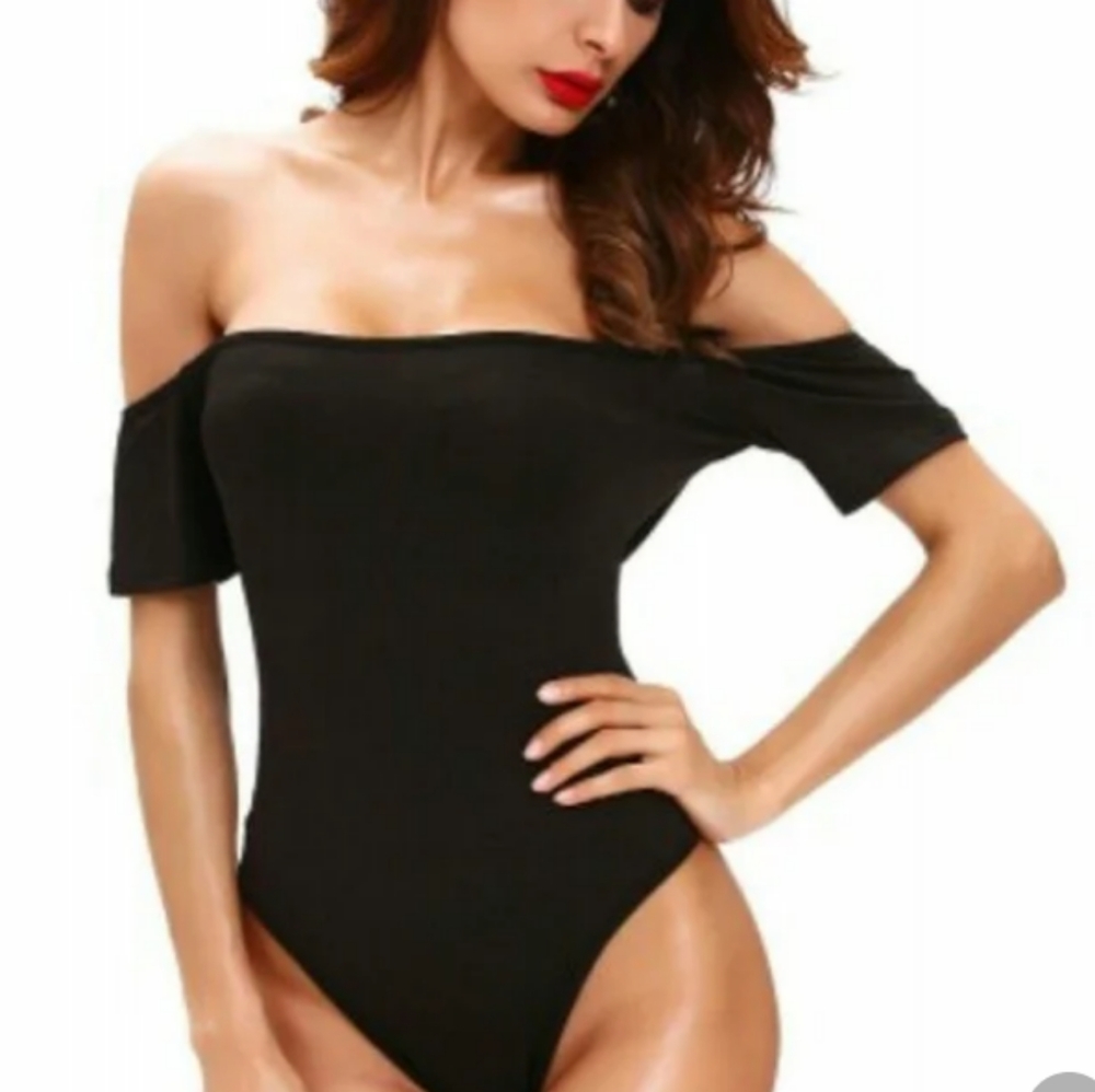 Off shoulder body suit ~versatile, wardrobe must